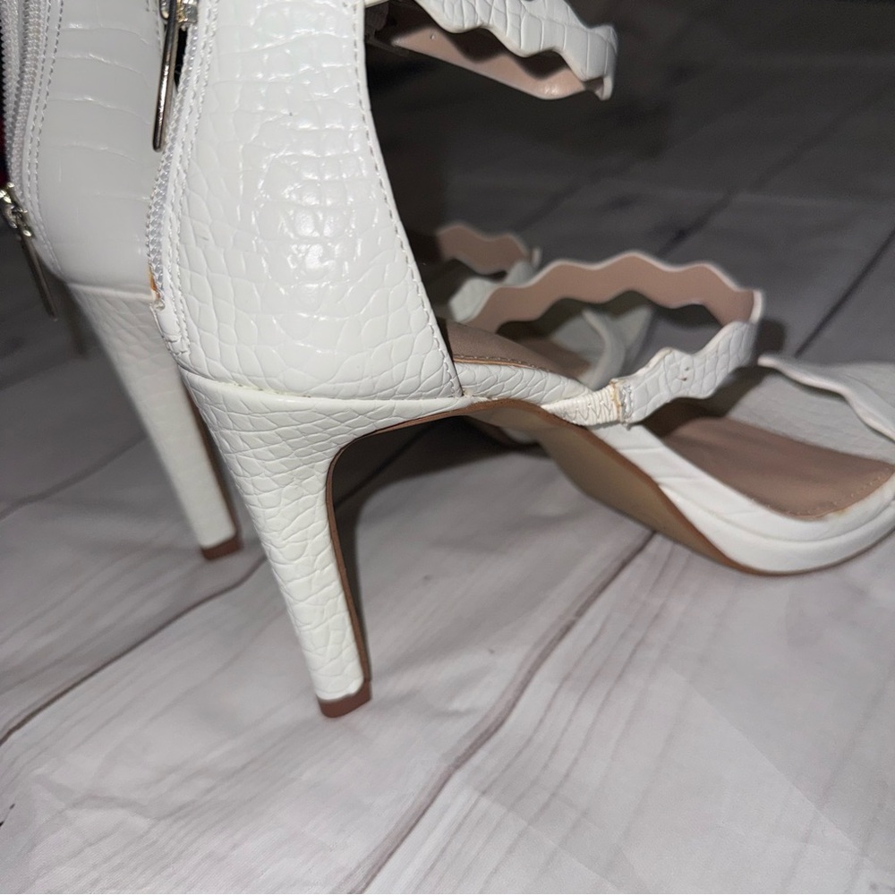 Kelly & Katie White Heels - Women's Size 7M - Picture 7 of 8